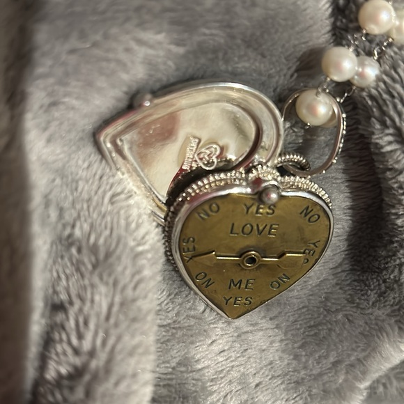 Mars and Valentine Spectacular “Love Meter” Locket-Boutique